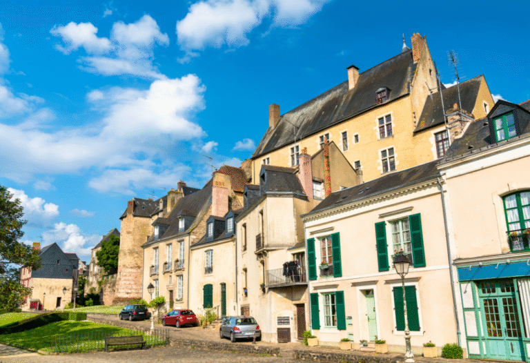 Maisons dans la ville du man