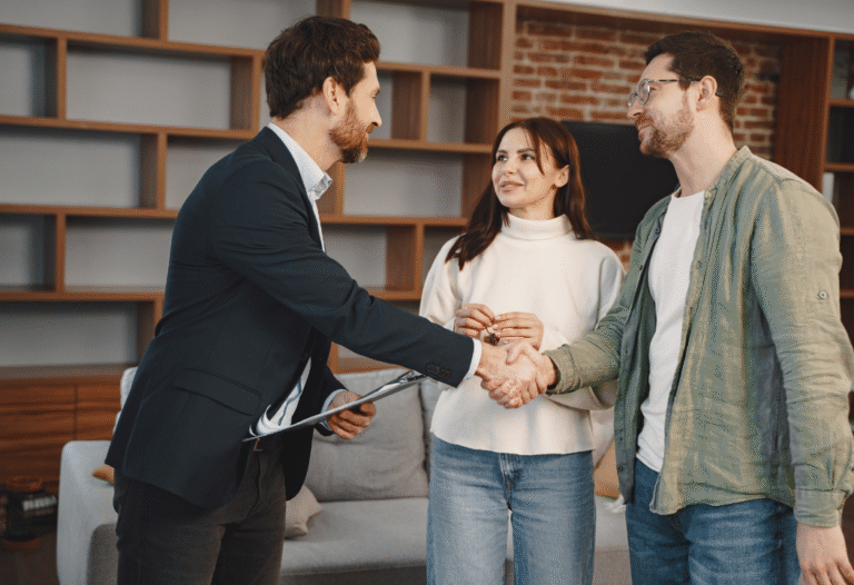 Commission d’agent immobilier : tout ce qu’il faut savoir avant de vendre ou louer